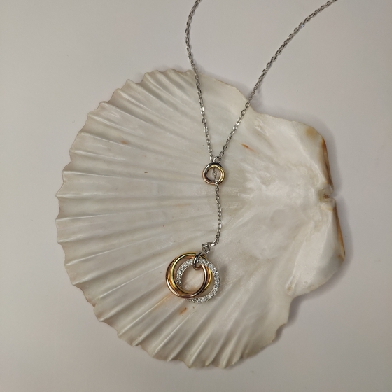 Silver necklace with phianites