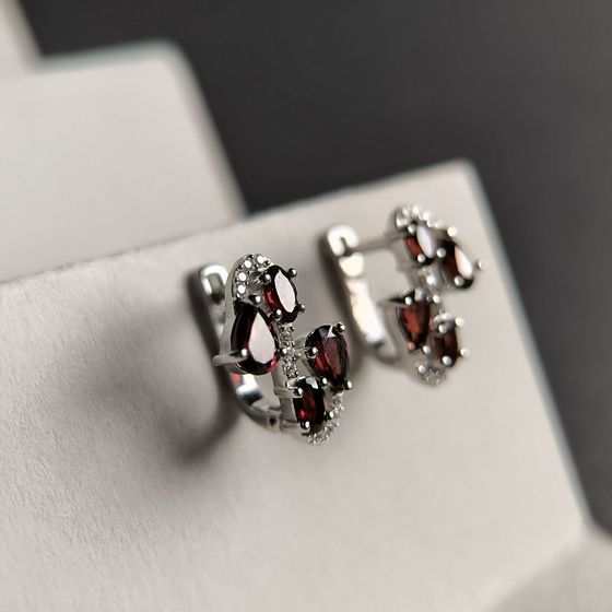 Срібні сережки з гранатом 3.468ct