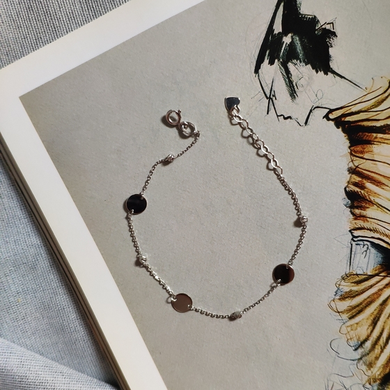 Gold bracelet without stones