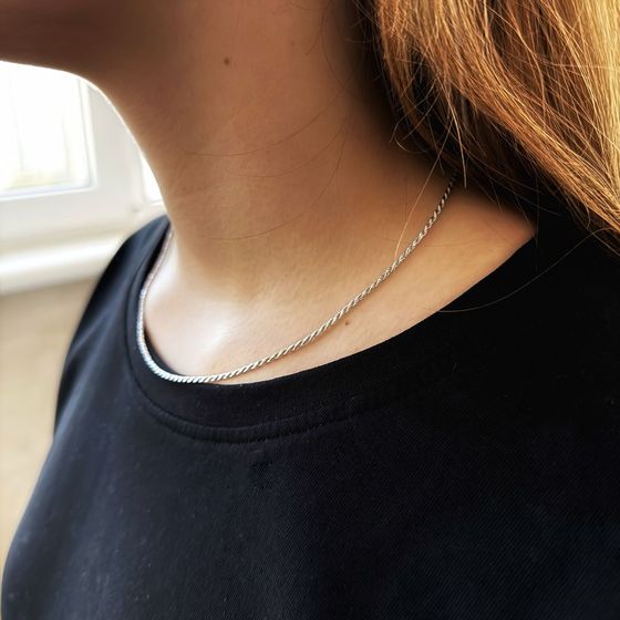 Silver chain without stones