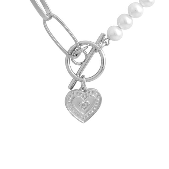 Silver necklace with pearls
