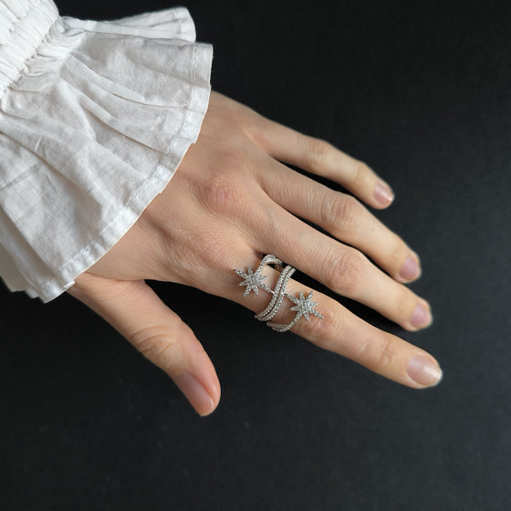 Silver ring with cubic zirconia