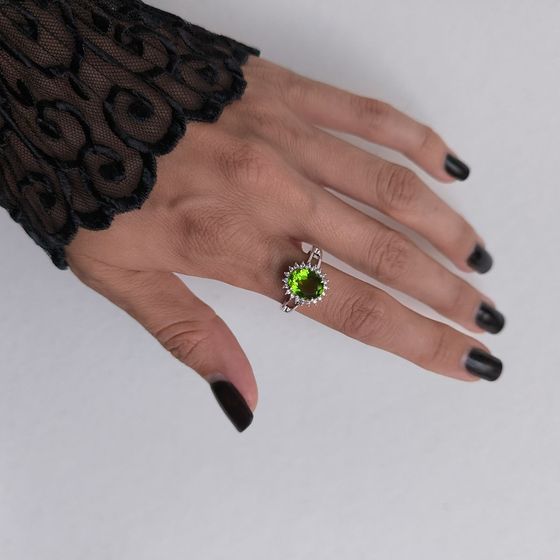 Серебряное кольцо с хризолітом 5.4ct