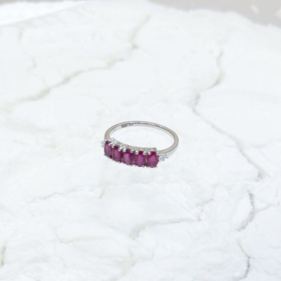 Sterling silver ring with 1.672ct ruby and fianites
