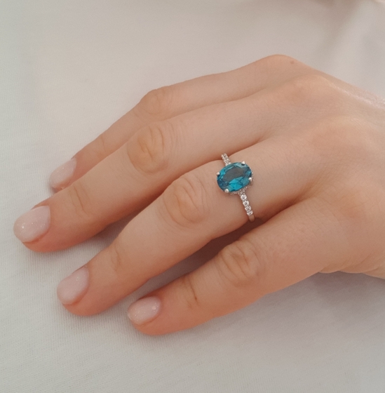 Серебряное кольцо с топазом Лондон Блю 2.45ct