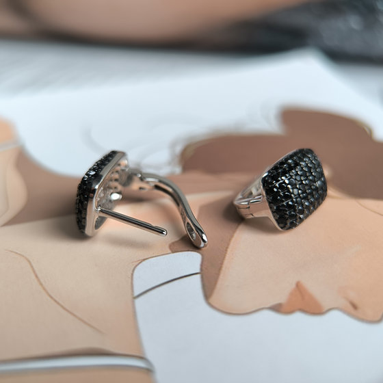 Серебряные серьги с фианитами