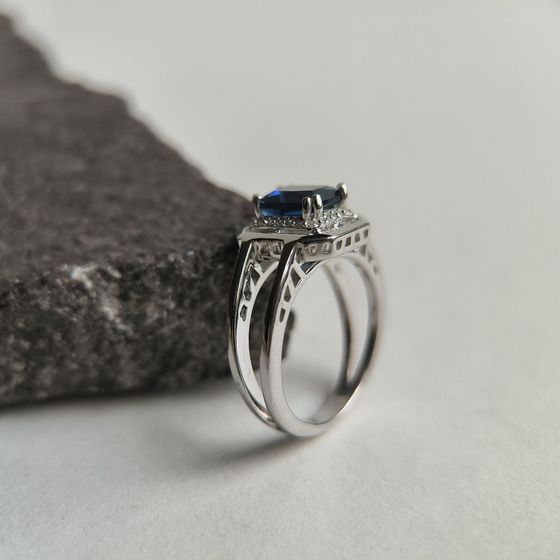 Серебряное кольцо с сапфиром nano 1.342ct, фианитами