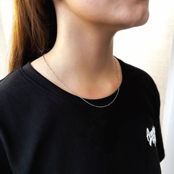 Silver chain without stones