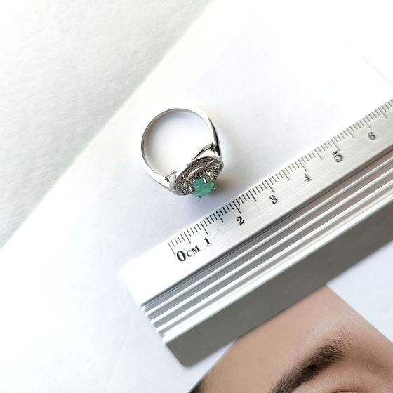 Sterling silver ring with emerald 1.35ct, phianites