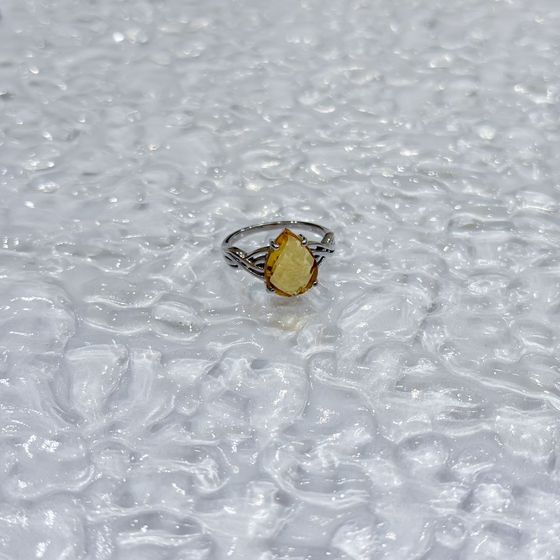 Silver ring with a 3.526ct nano citrine