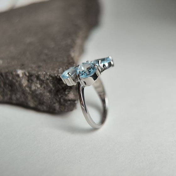 Серебряное кольцо с топазом 4.308ct