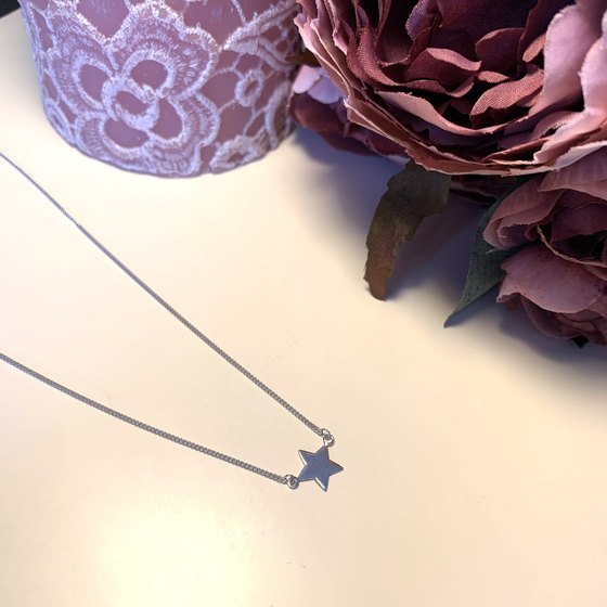 Silver necklace without stones