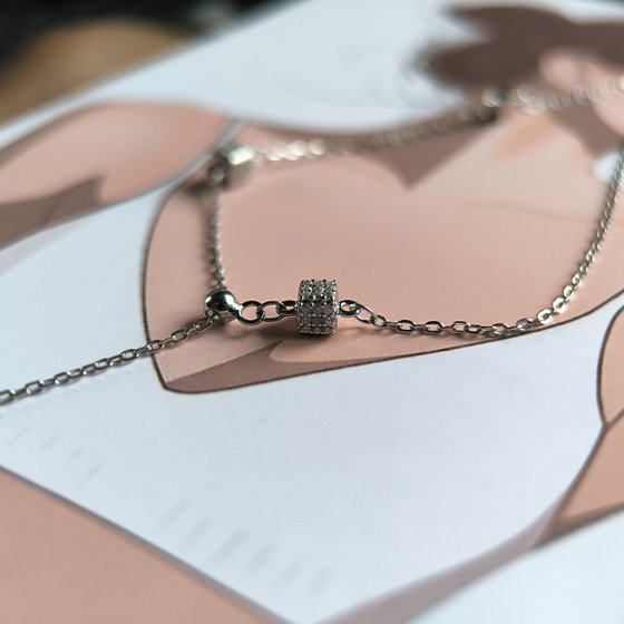Серебряное колье с фианитами