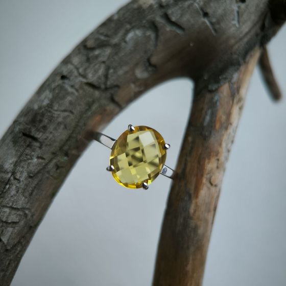Silver ring with a 4.178 ct nano citrine