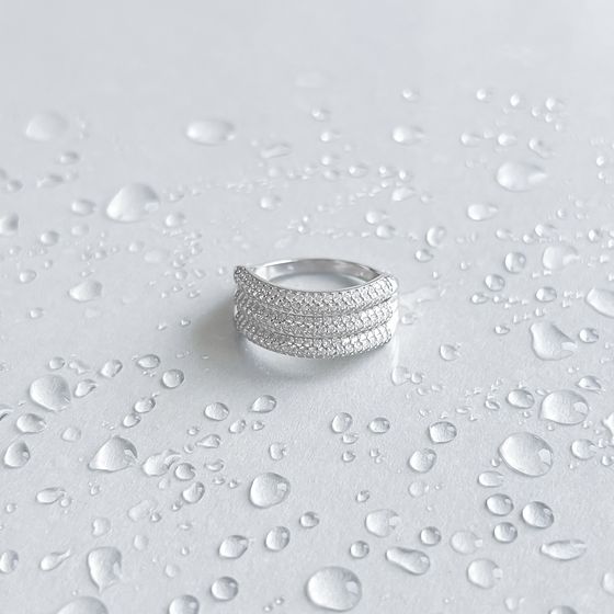 Серебряное кольцо с фианитами