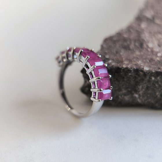 Серебряное кольцо с рубином 3.552ct