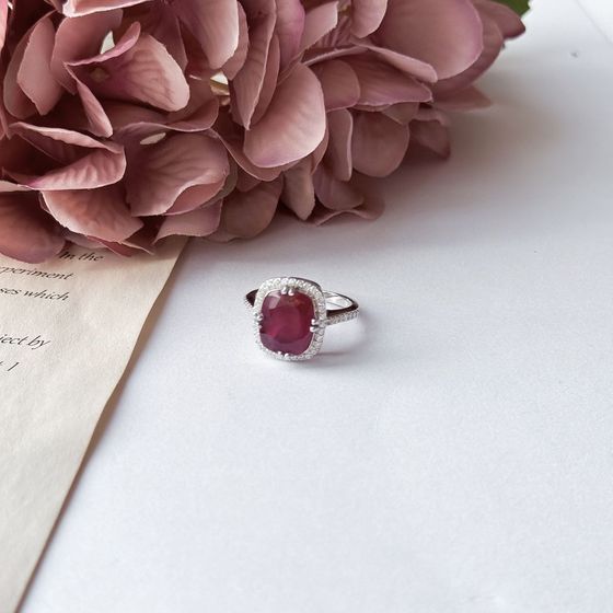 Серебряное кольцо с рубином 8.057ct