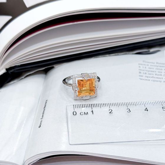 Sterling silver ring with gold quartz 4.735ct, phianites