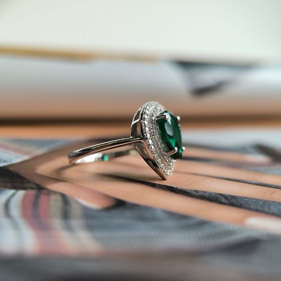 Срібна каблучка зі смарагдом nano 2.401ct