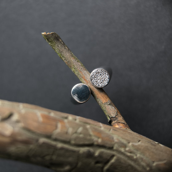 Серебряное кольцо с фианитами 0.21ct