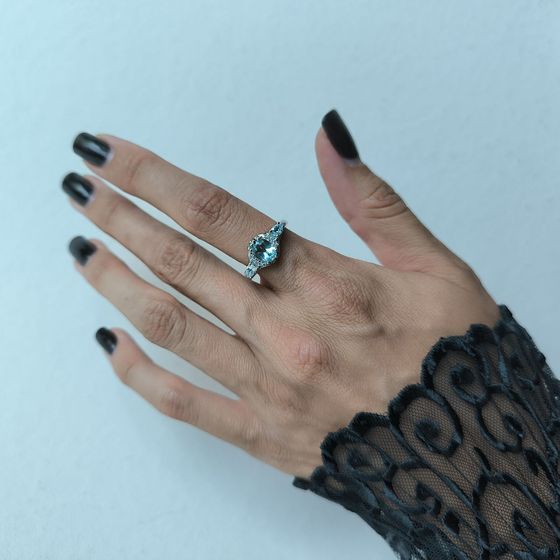 Серебряное кольцо с топазом 2.048ct