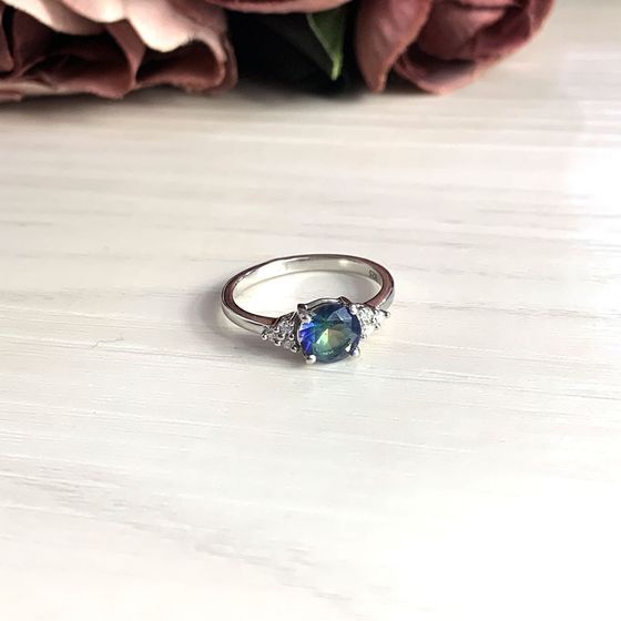 Silver ring with mystic topaz 1.257ct