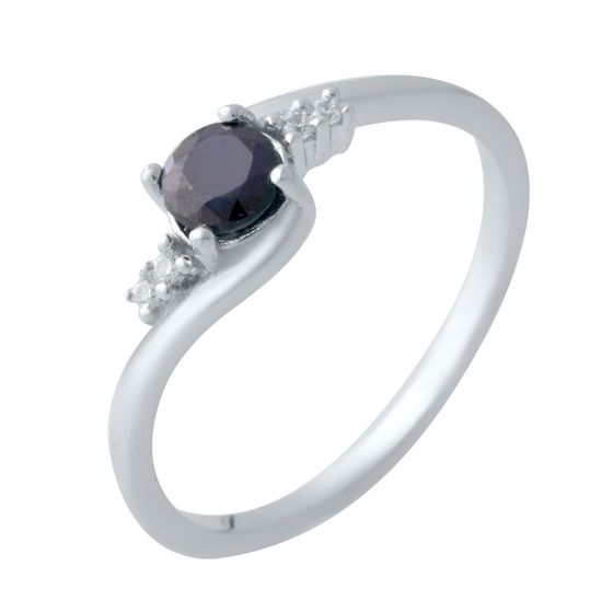 Silver ring with a 0.747-carat sapphire