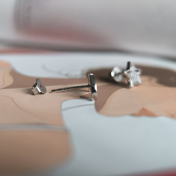 Silver earrings with cubic zirconia