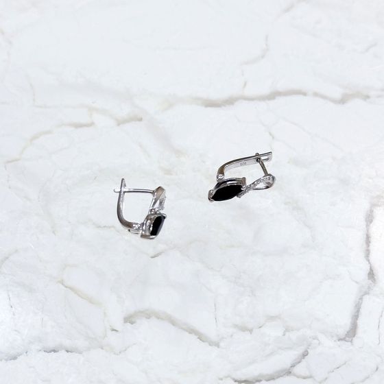 Sterling silver earrings with sapphire 1.262ct, pave diamonds