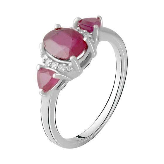 Silver ring with a 2.562-carat ruby